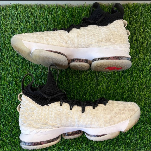 Nike LeBron 15 Graffiti